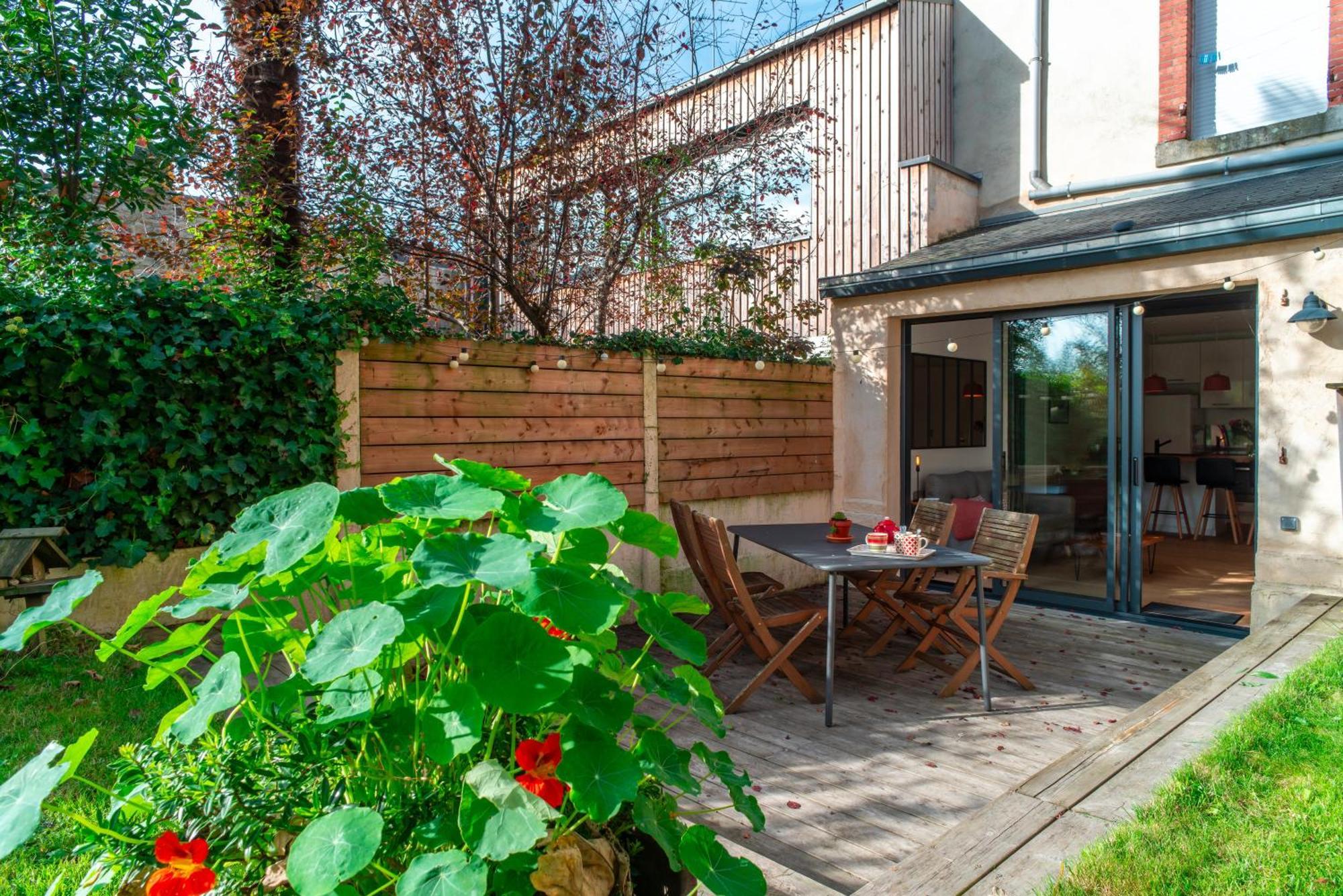 Escale Jardin - Joli Apt Proche Gare Avec Jardin ヴァンヌ エクステリア 写真